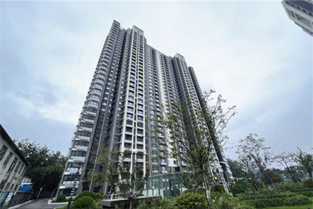 捡漏！75w皇家半岛3室2厅2卫144m2带附房出售